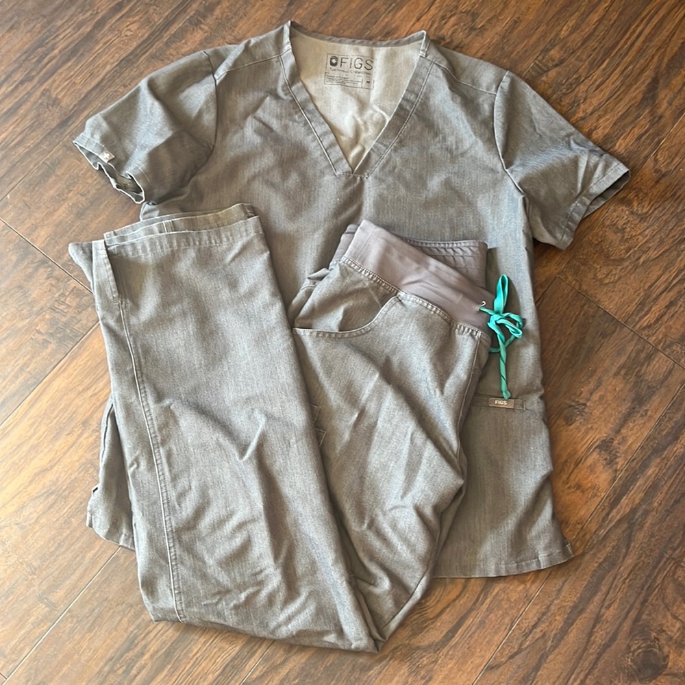 Figs scrub set